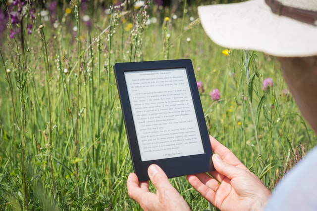 Love Reading E-Books? 5 E-Book Readers That Will Improve Your Experience Tremendously!